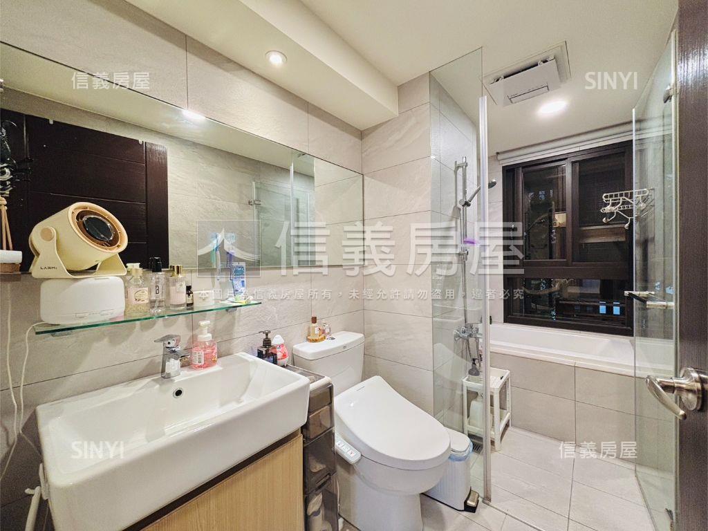 中樓層景觀美宅三房配車位房屋室內格局與周邊環境