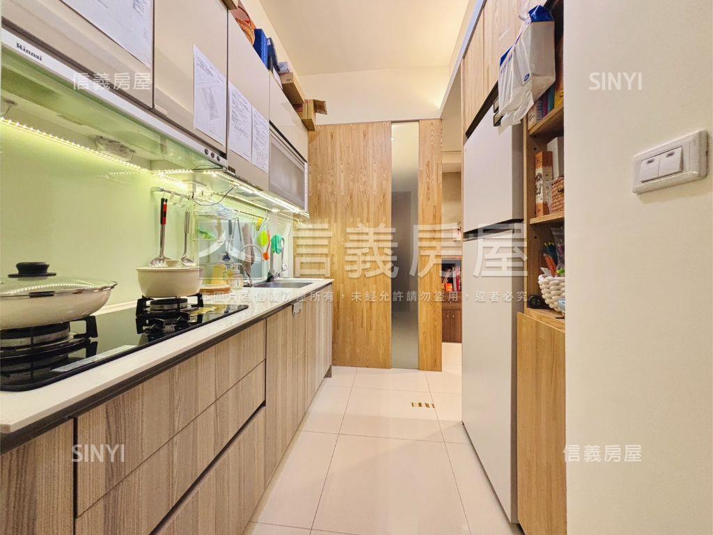 中樓層景觀美宅三房配車位房屋室內格局與周邊環境