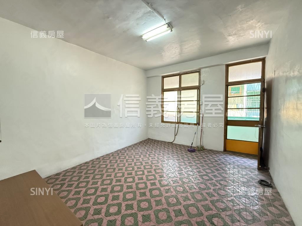 近國道小資美透天房屋室內格局與周邊環境