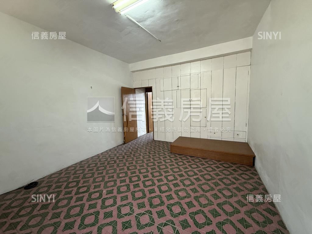 近國道小資美透天房屋室內格局與周邊環境