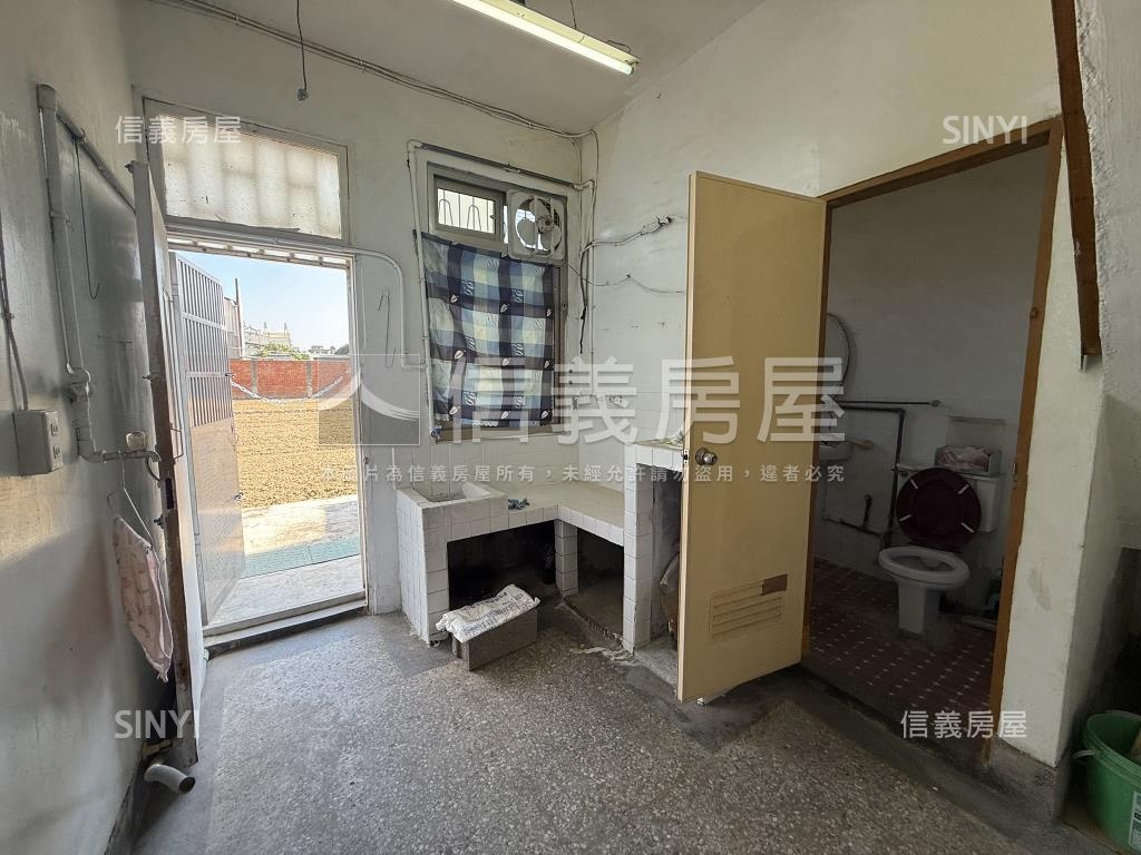 近國道小資美透天房屋室內格局與周邊環境