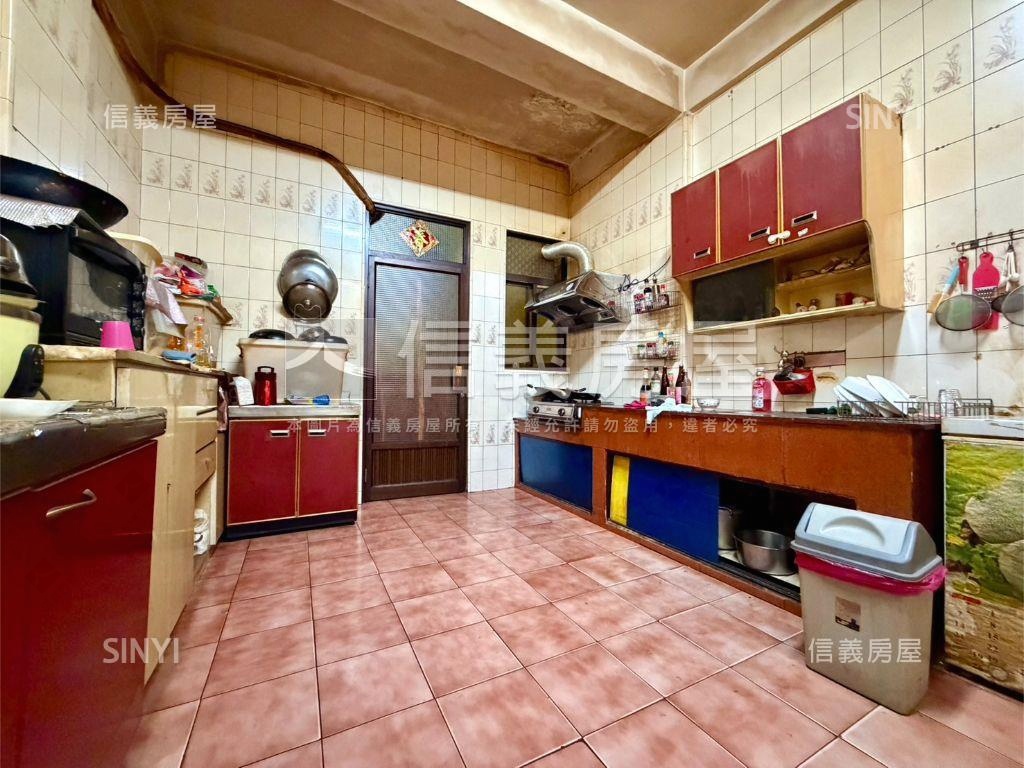 英明國中旁大地坪透天房屋室內格局與周邊環境