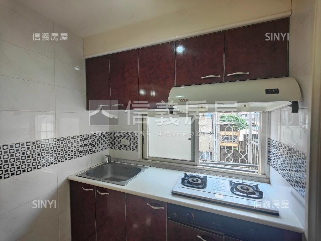 東區新時代典雅三房房屋室內格局與周邊環境
