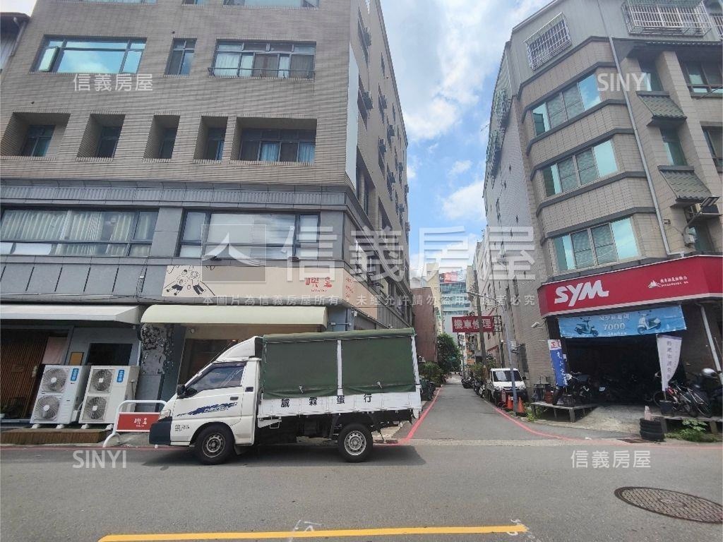 東區新時代典雅三房房屋室內格局與周邊環境