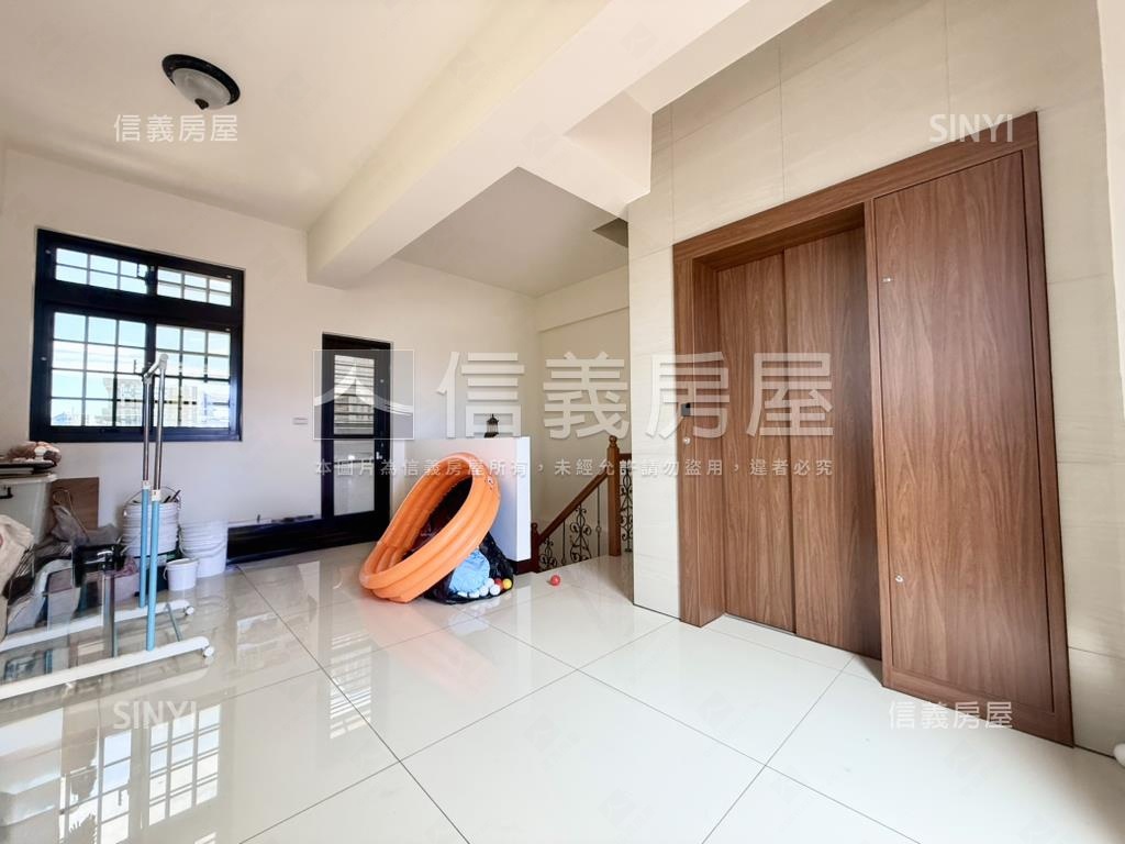 大湳邊間電梯別墅好停車房屋室內格局與周邊環境