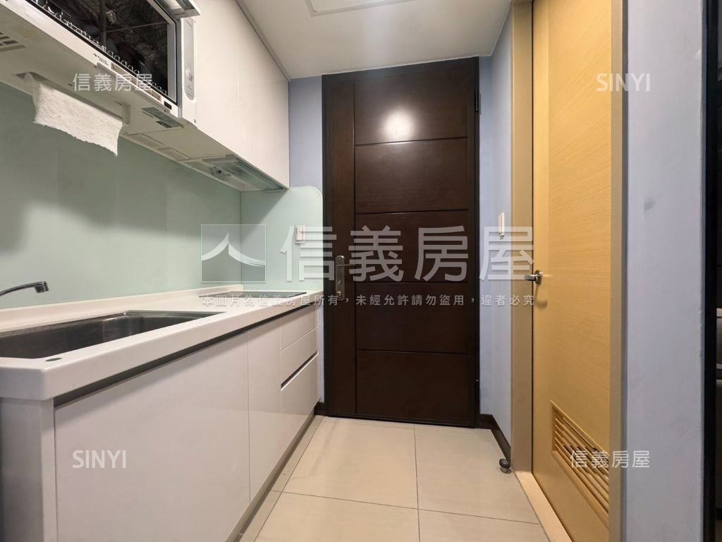 綠意環繞精裝小宅房屋室內格局與周邊環境