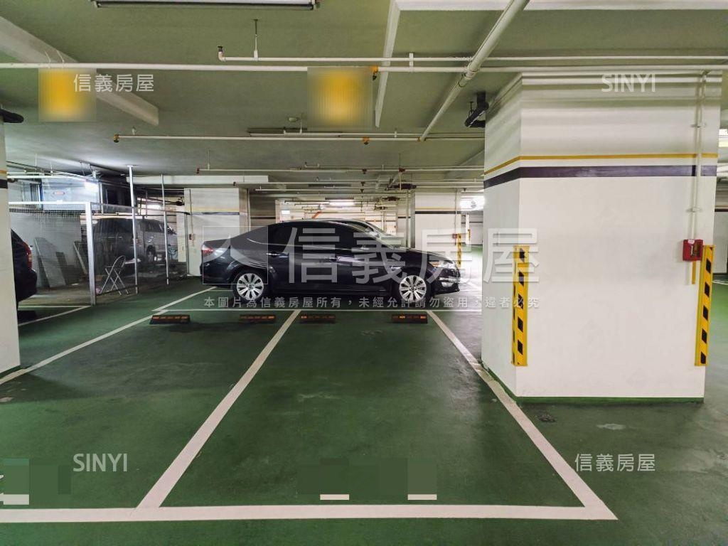 專任摩納哥坡平車位房屋室內格局與周邊環境