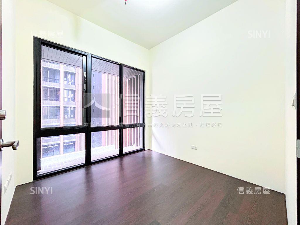 桃大極三房車位房屋室內格局與周邊環境