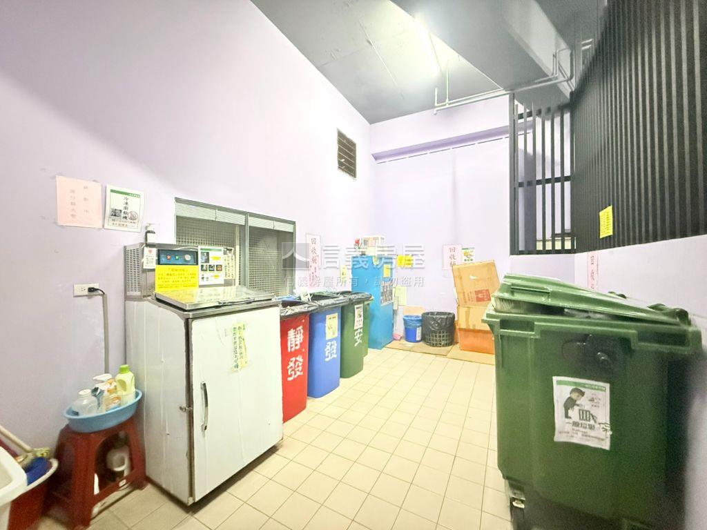 華尚ＤＥＡＲ低總成家兩房房屋室內格局與周邊環境