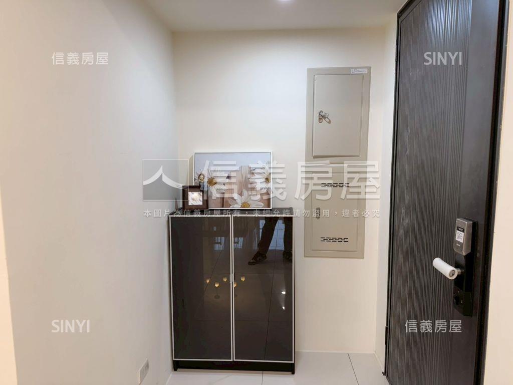 急售大兩房裝潢露臺戶房屋室內格局與周邊環境