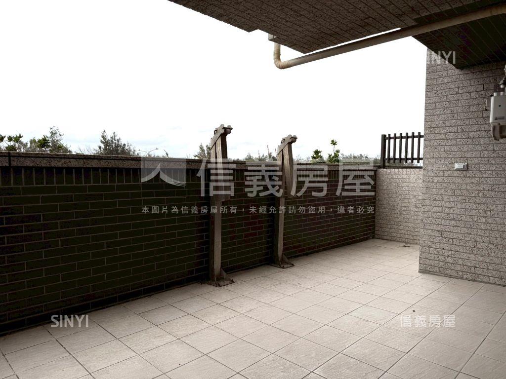 急售大兩房裝潢露臺戶房屋室內格局與周邊環境