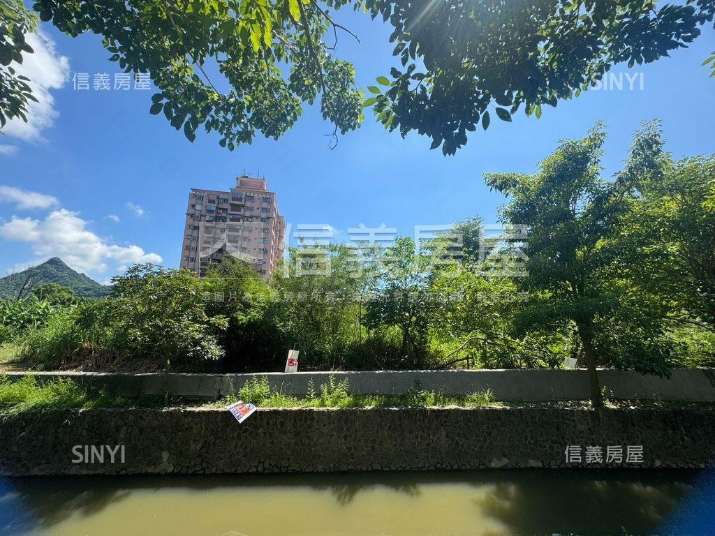 旗山黃金地段土地２房屋室內格局與周邊環境