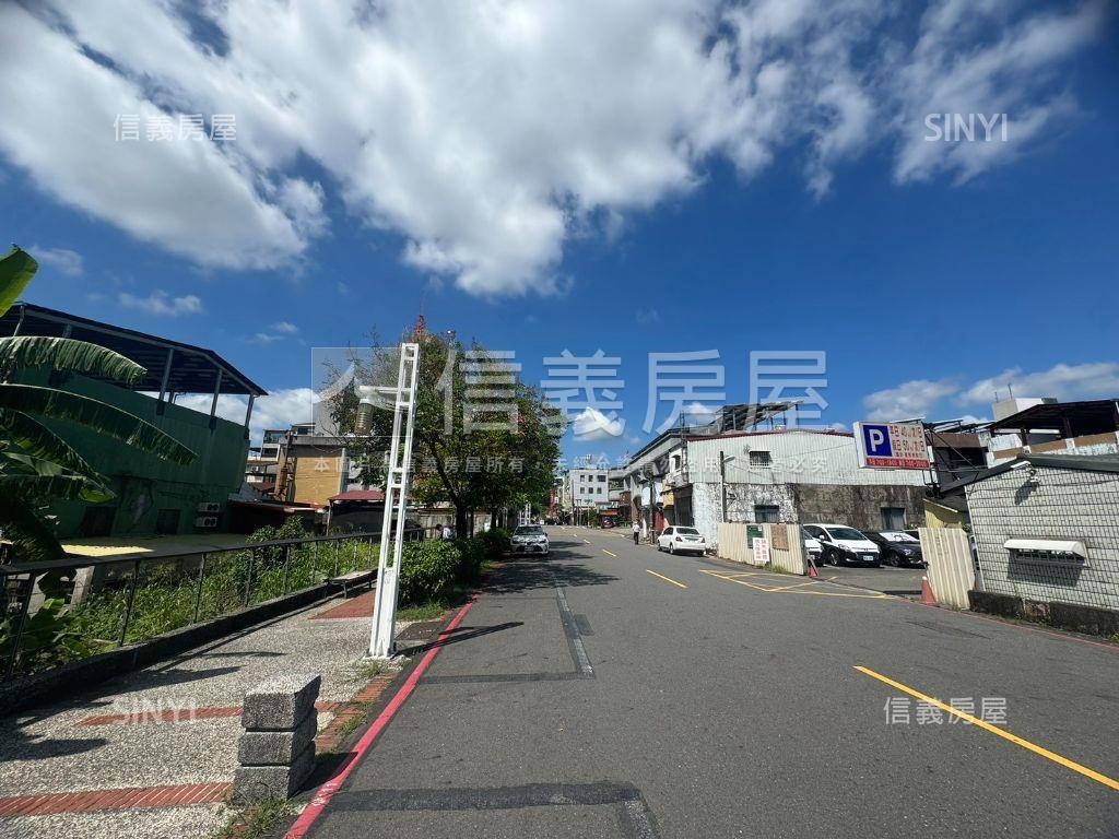 旗山黃金地段土地２房屋室內格局與周邊環境