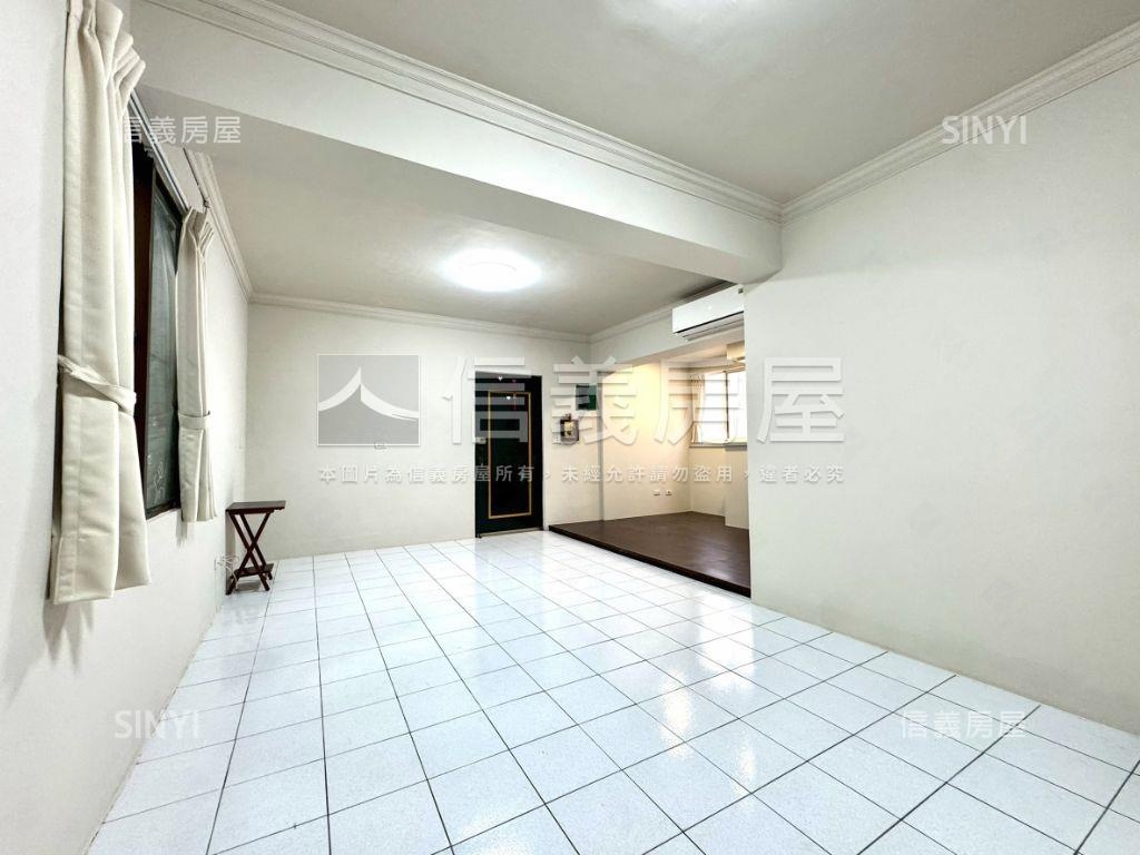 近三民巨城三房平面車位房屋室內格局與周邊環境