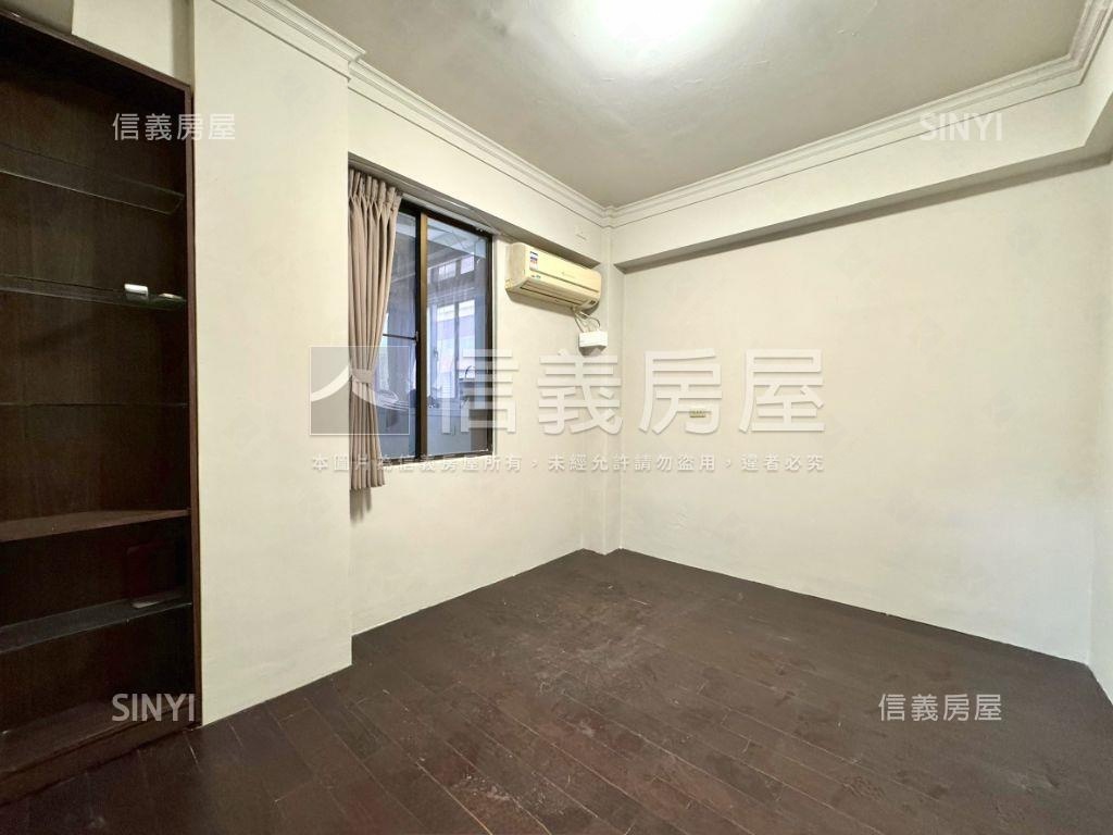 近三民巨城三房平面車位房屋室內格局與周邊環境