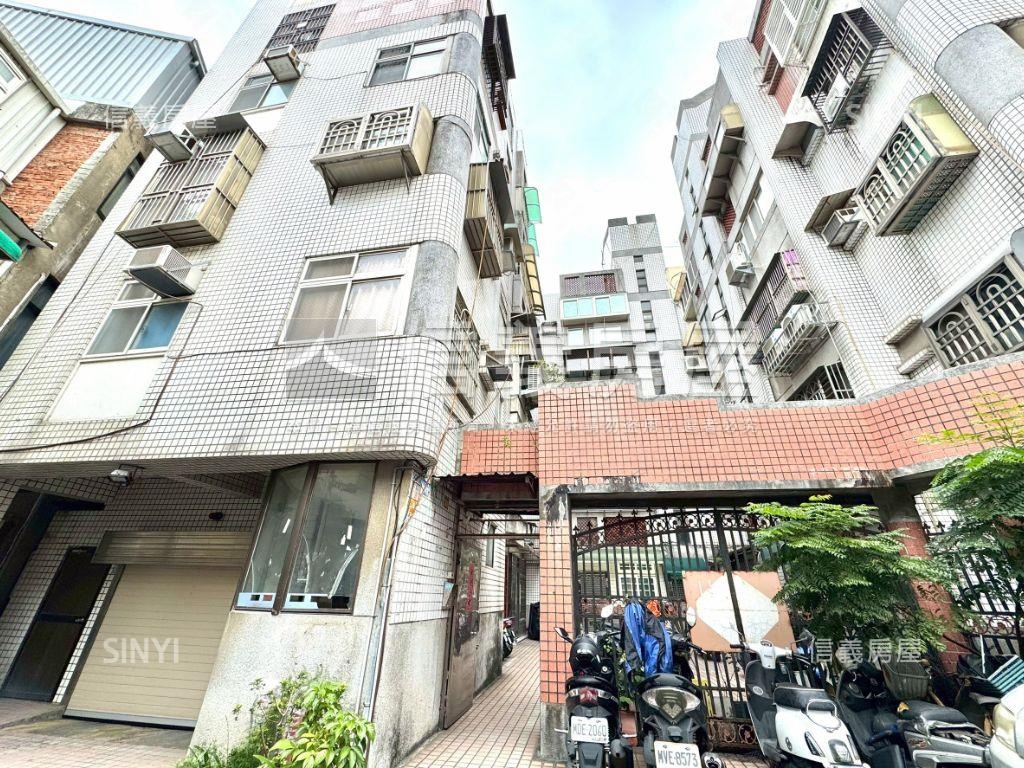 近三民巨城三房平面車位房屋室內格局與周邊環境