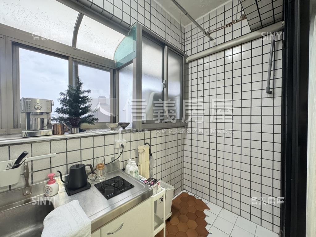 近海華高樓明亮北歐風套房房屋室內格局與周邊環境