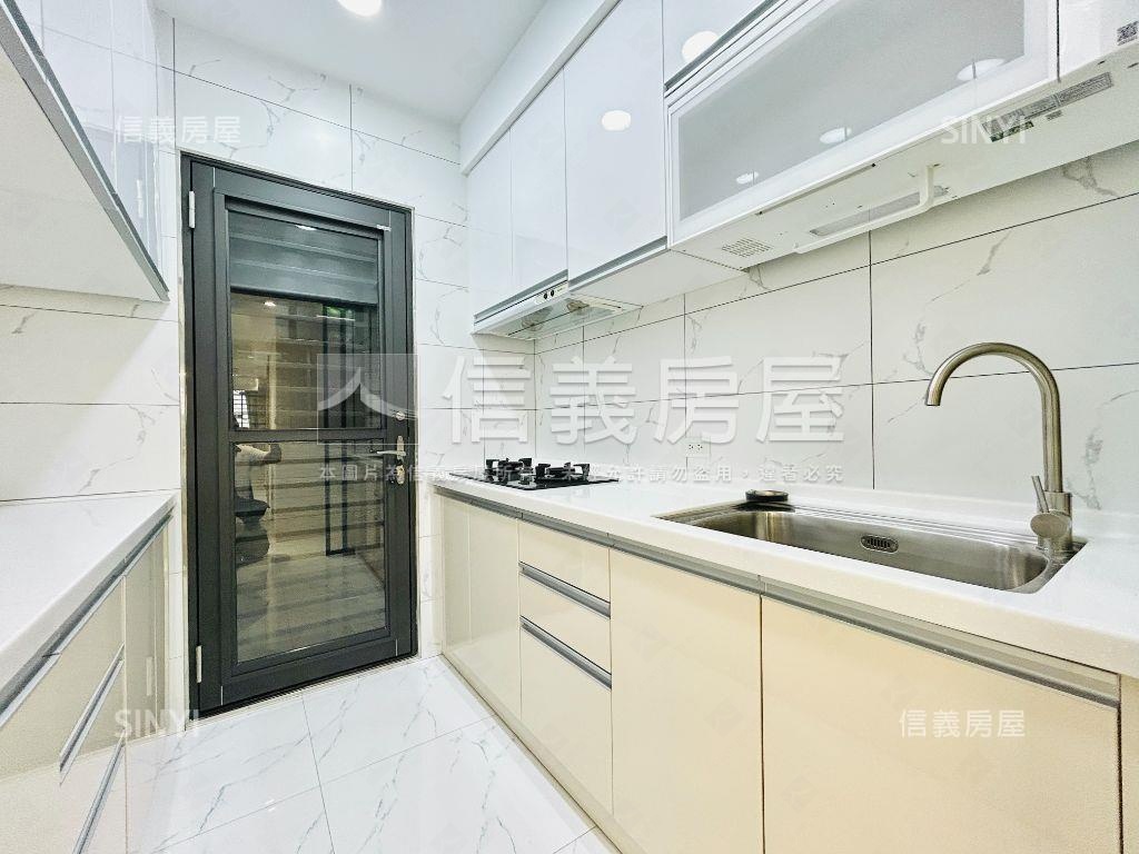 環河北裝潢美２樓房屋室內格局與周邊環境