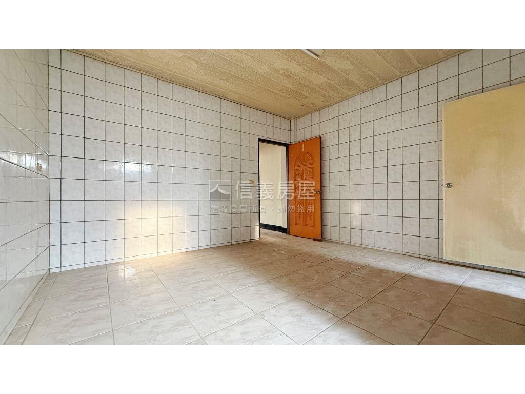 東海國際街臨路透天店面房屋室內格局與周邊環境