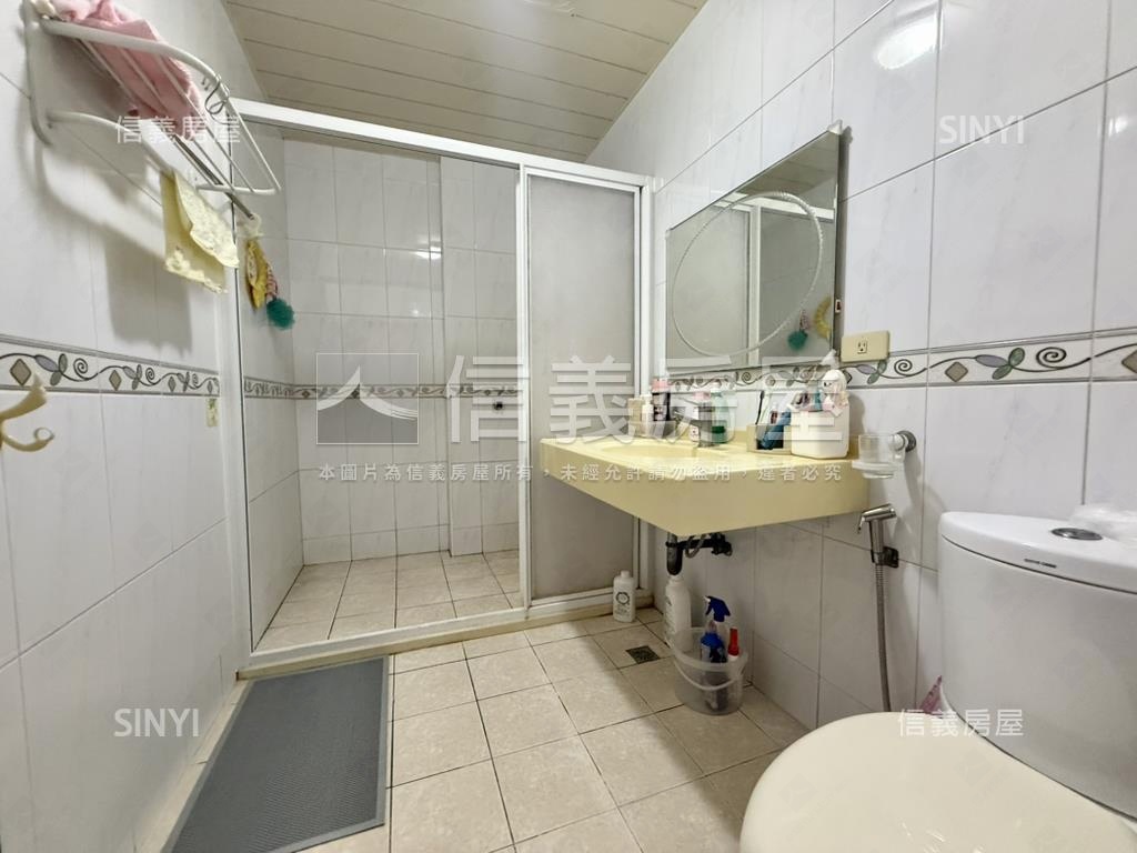 永大路旁傳統新穎車墅房屋室內格局與周邊環境