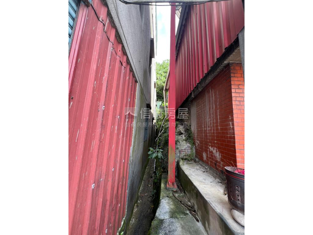 新店安康路土地房屋室內格局與周邊環境