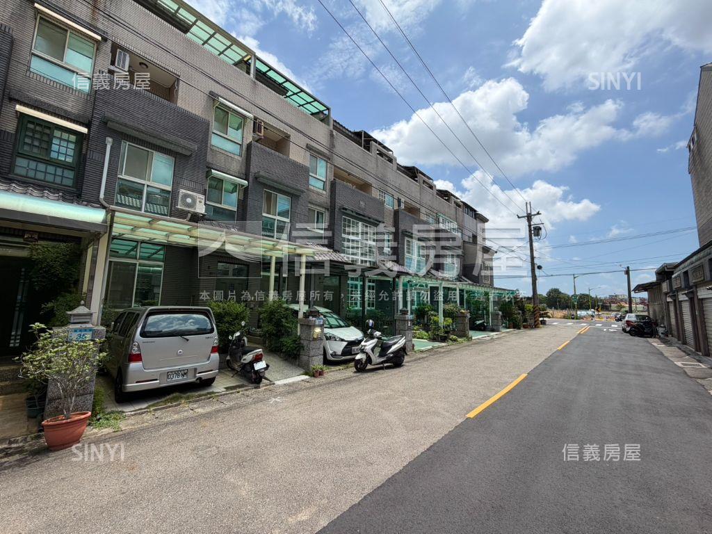 南勢山峰重劃前院停車別墅房屋室內格局與周邊環境