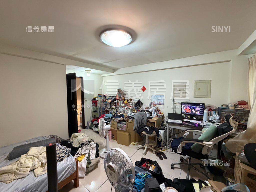 南勢山峰重劃前院停車別墅房屋室內格局與周邊環境