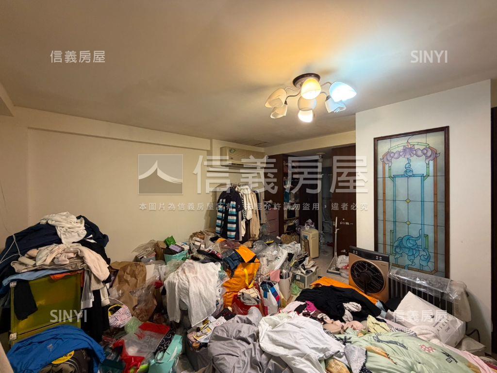 南勢山峰重劃前院停車別墅房屋室內格局與周邊環境