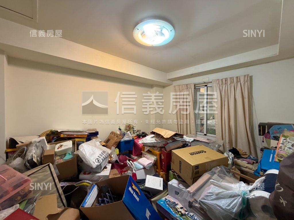 南勢山峰重劃前院停車別墅房屋室內格局與周邊環境