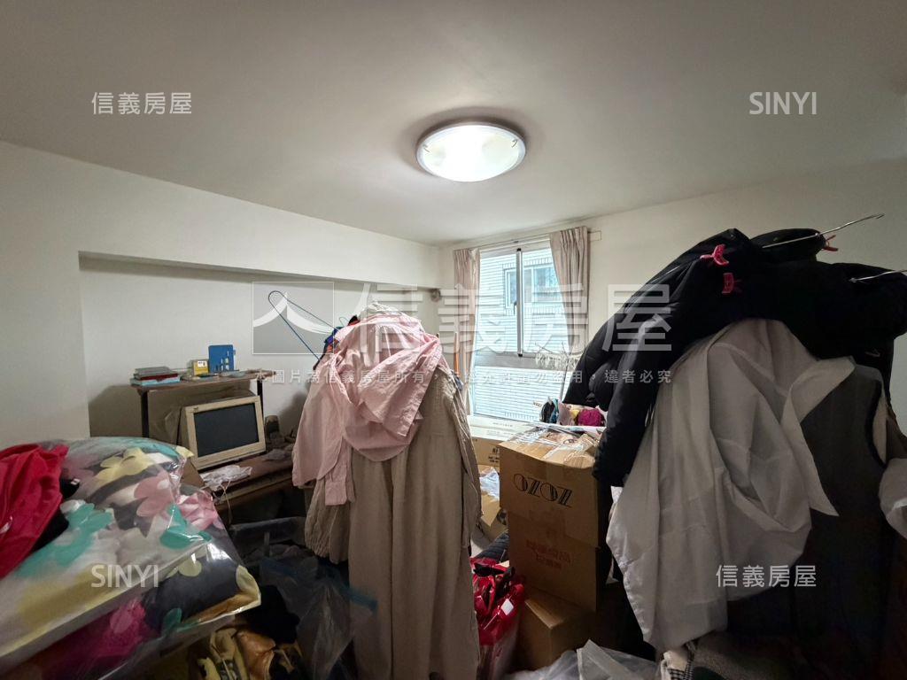 南勢山峰重劃前院停車別墅房屋室內格局與周邊環境