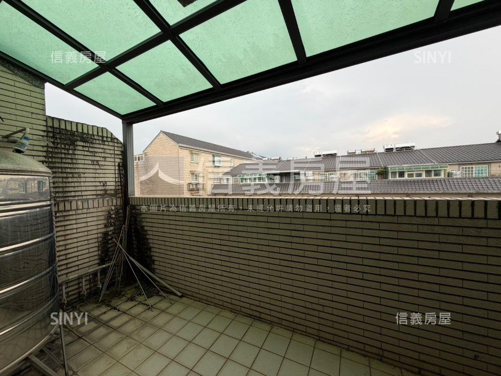 南勢山峰重劃前院停車別墅房屋室內格局與周邊環境