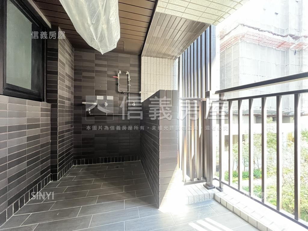 綠雅圖兩房平車首購宅房屋室內格局與周邊環境