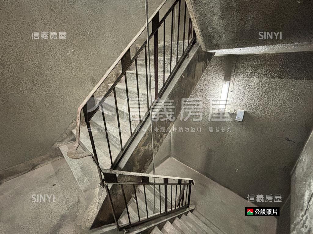 前金區‧大面寬角店房屋室內格局與周邊環境