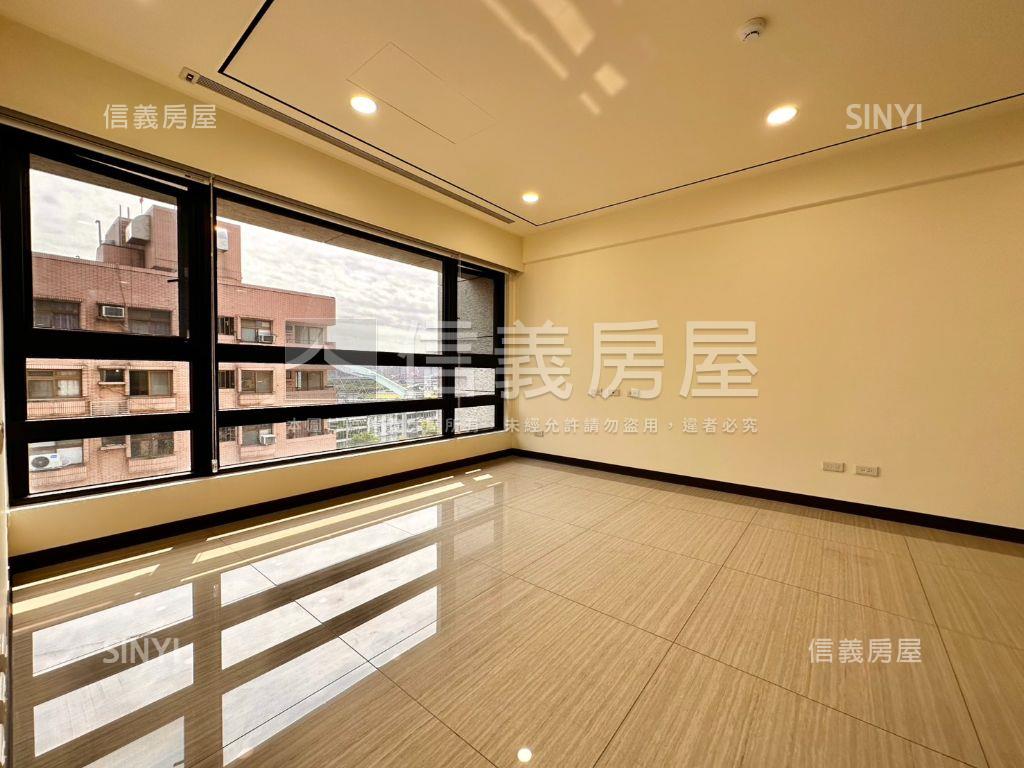 民生鉑月高樓管理三房車位房屋室內格局與周邊環境