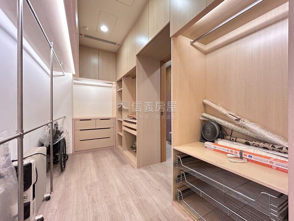 國賓山莊一樓誠意出售房屋室內格局與周邊環境