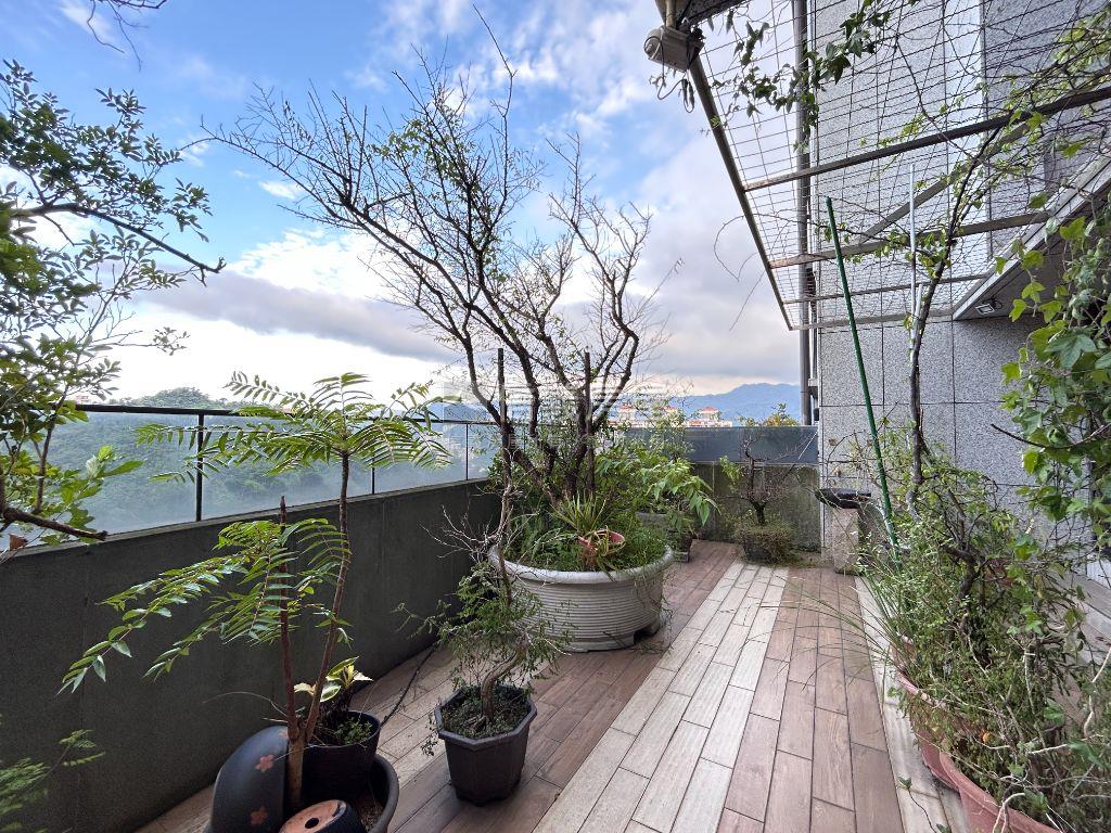 國賓山莊一樓誠意出售房屋室內格局與周邊環境