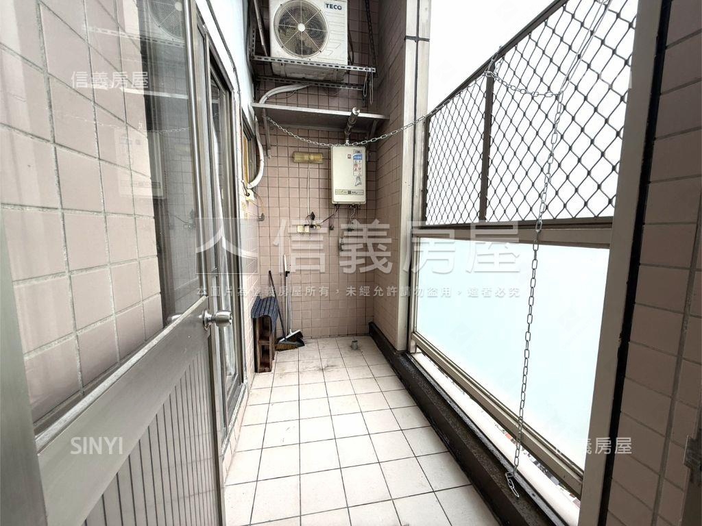 城市桂冠近捷運高樓層房屋室內格局與周邊環境