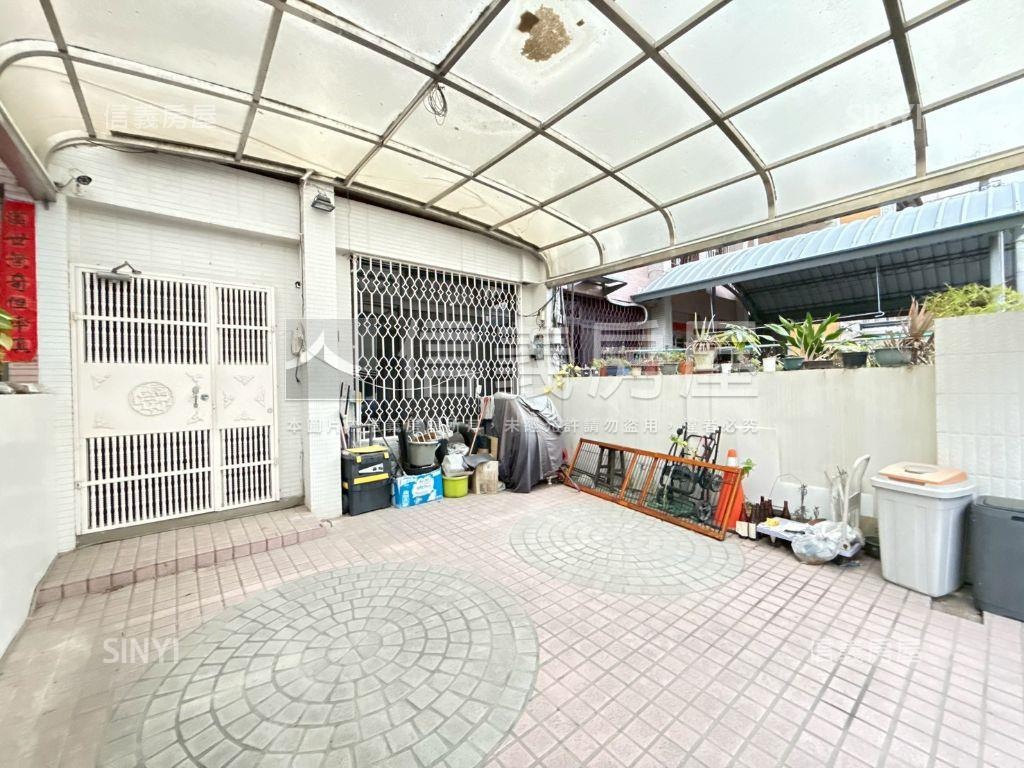 北屯公園旁大理石地板別墅房屋室內格局與周邊環境