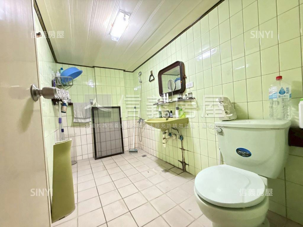 北屯公園旁大理石地板別墅房屋室內格局與周邊環境