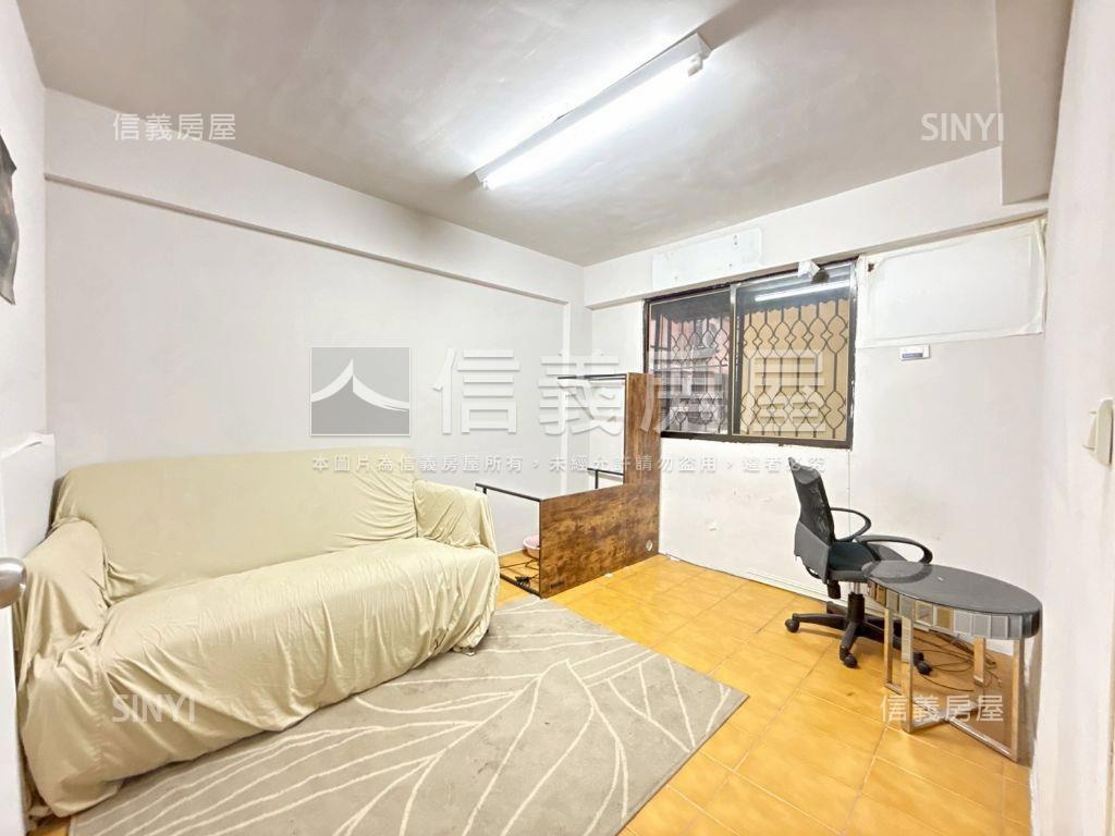 北屯公園旁大理石地板別墅房屋室內格局與周邊環境