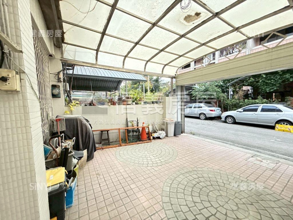 北屯公園旁大理石地板別墅房屋室內格局與周邊環境