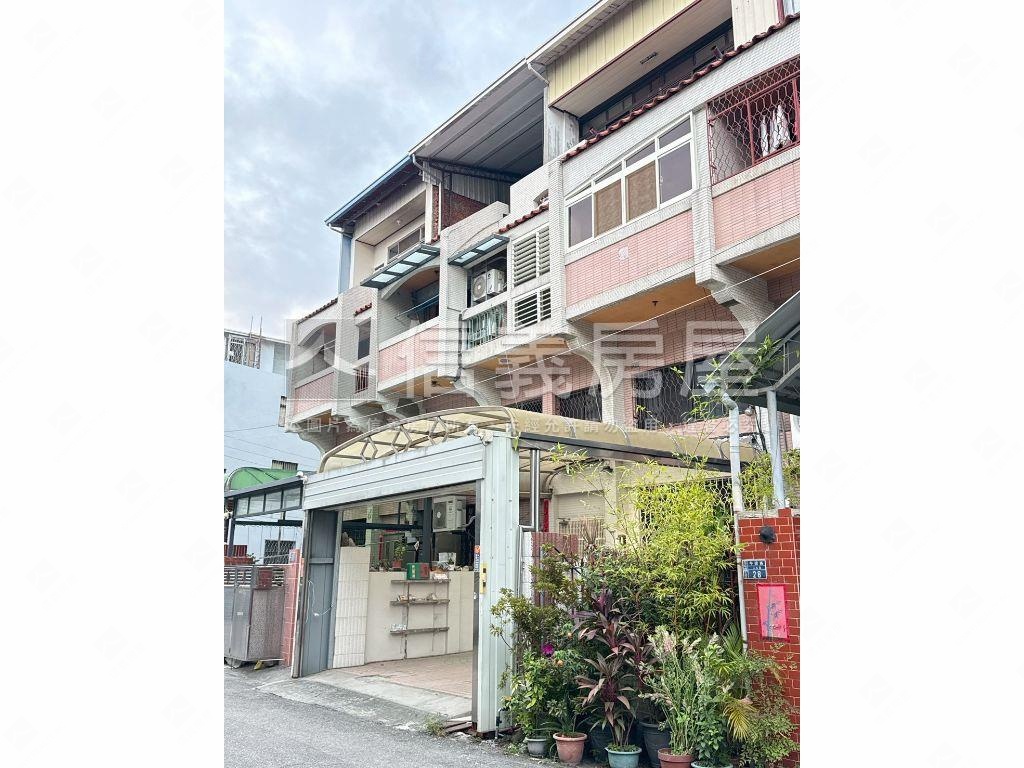 北屯公園旁大理石地板別墅房屋室內格局與周邊環境