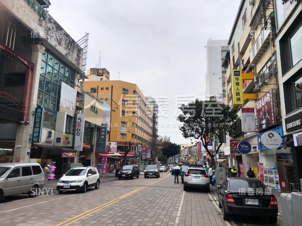 正逢甲路五間收租套房公寓房屋室內格局與周邊環境