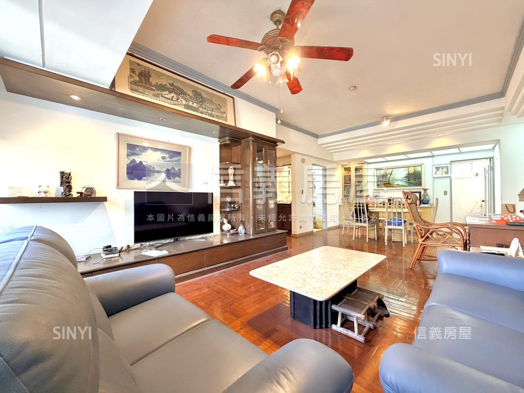 文化皇家高樓採光四房平車房屋室內格局與周邊環境