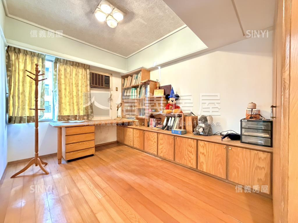 文化皇家高樓採光四房平車房屋室內格局與周邊環境