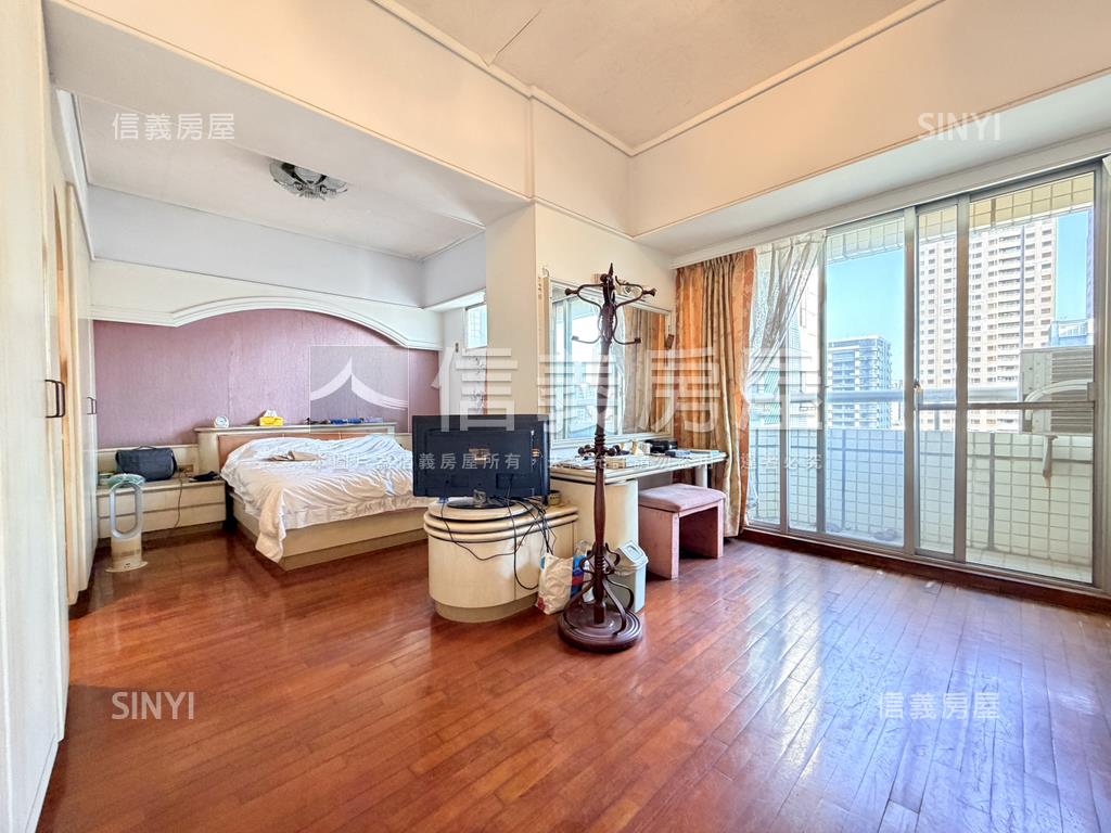 文化皇家高樓採光四房平車房屋室內格局與周邊環境