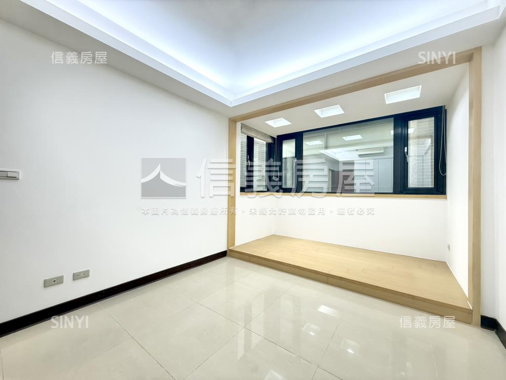 近巨城錦華街雙車位大透天房屋室內格局與周邊環境