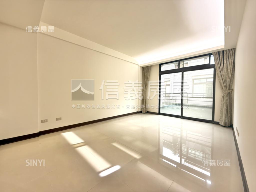 近巨城錦華街雙車位大透天房屋室內格局與周邊環境