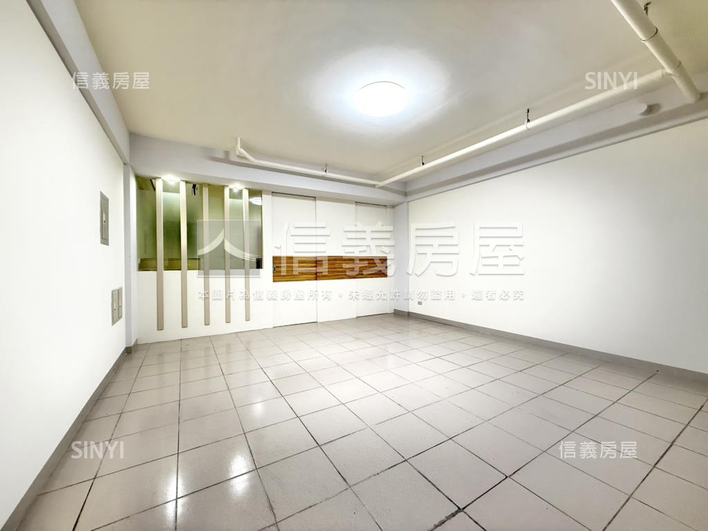 近巨城錦華街雙車位大透天房屋室內格局與周邊環境