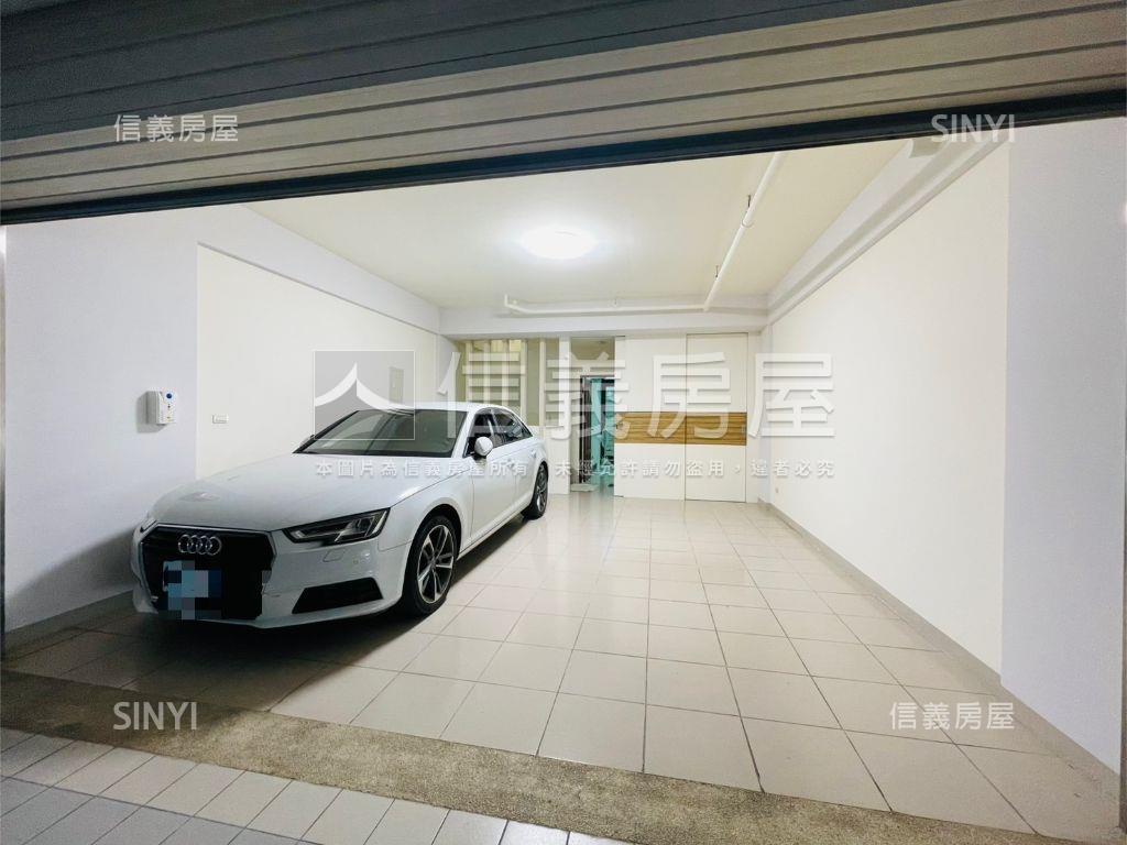 近巨城錦華街雙車位大透天房屋室內格局與周邊環境